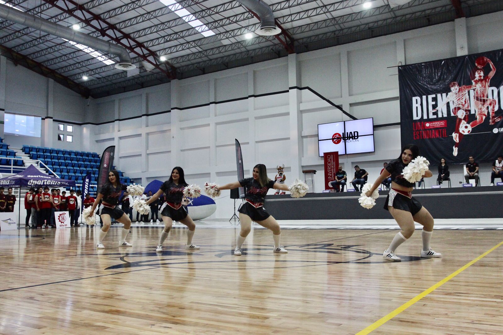 Venados Basketball forma parte de la inauguración de la Liga Estudiantil  UAD de Baloncesto y Futbol barda - Venados de Mazatlán