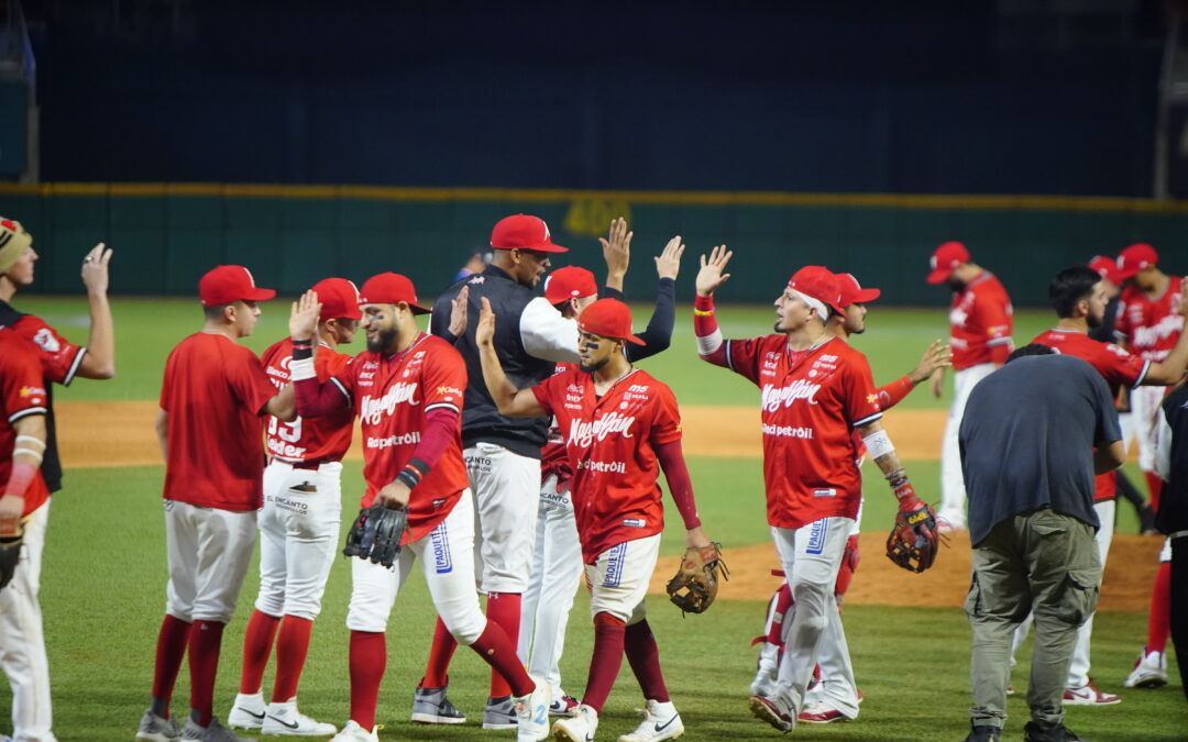 Venados de Mazatlán se apodera de la serie ante Sultanes de Monterrey con cuatro carreras en la sexta entrada